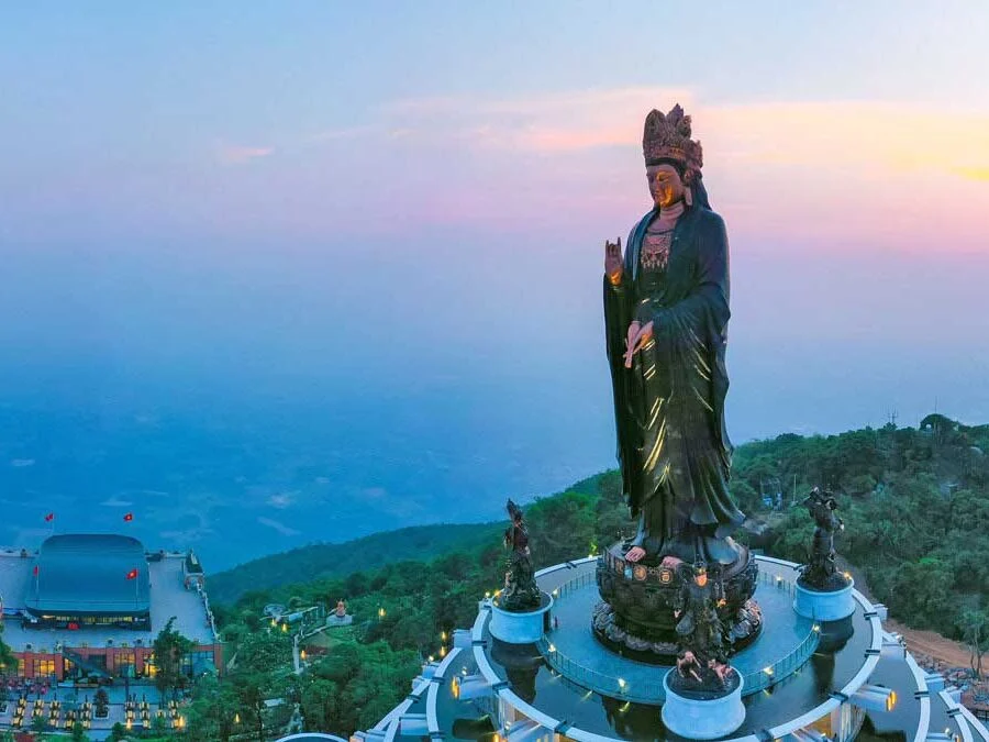 Chùa Bà Tây Ninh – Linh Sơn Tiên Thạch Tự linh thiêng giữa núi Bà Đen 2025 11 Khám phá Chùa Bà Tây Ninh 2024