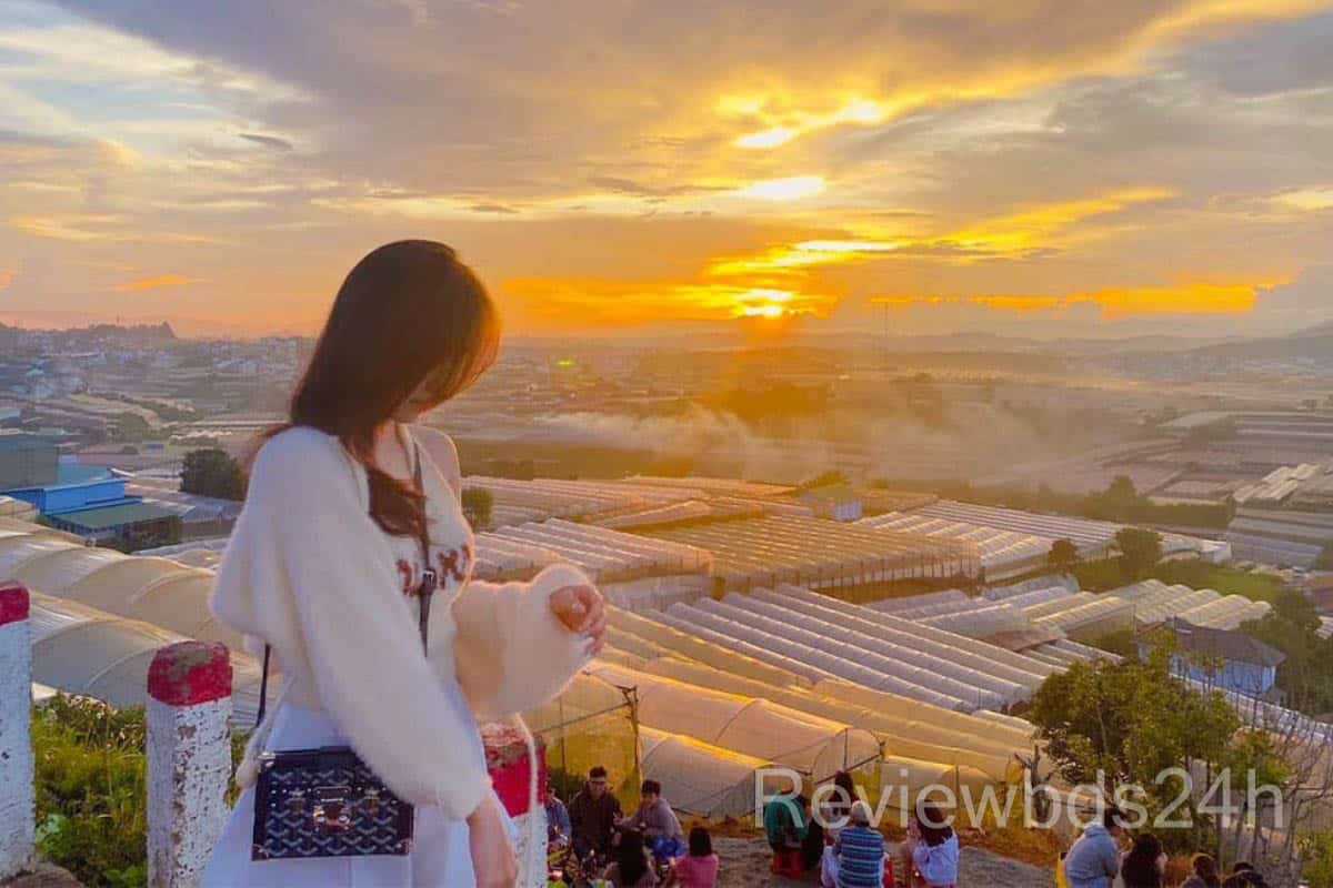 Lưu Ý Khi Thăm Quan Xóm Lèo