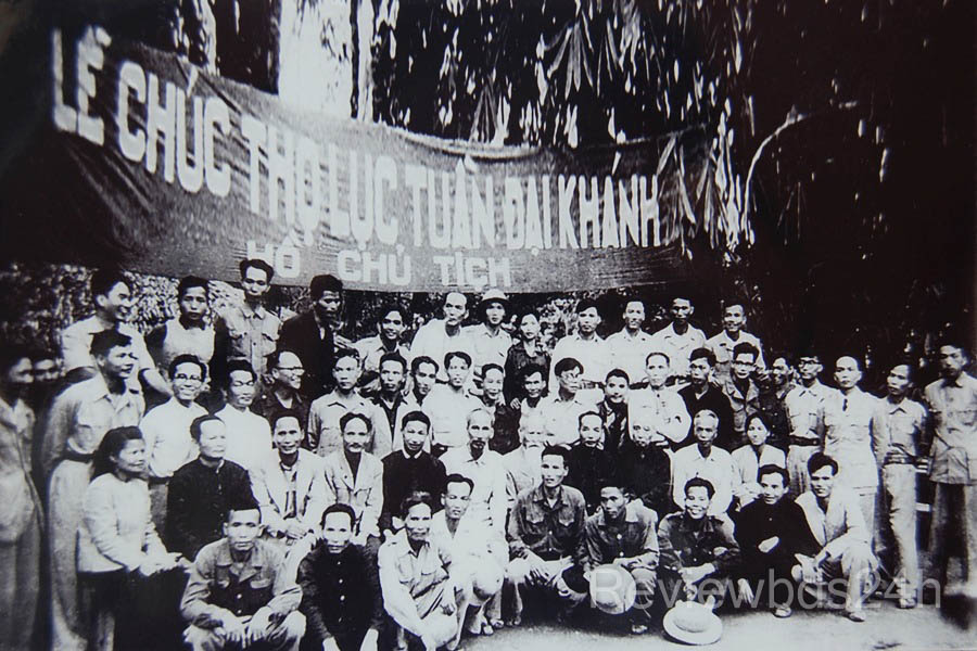 Học tập và làm theo tư tưởng, đạo đức, phong cách Hồ Chí Minh