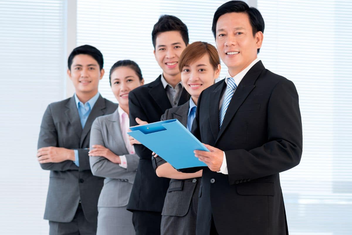 Pháp lý, chính sách & cấu trúc hành chính